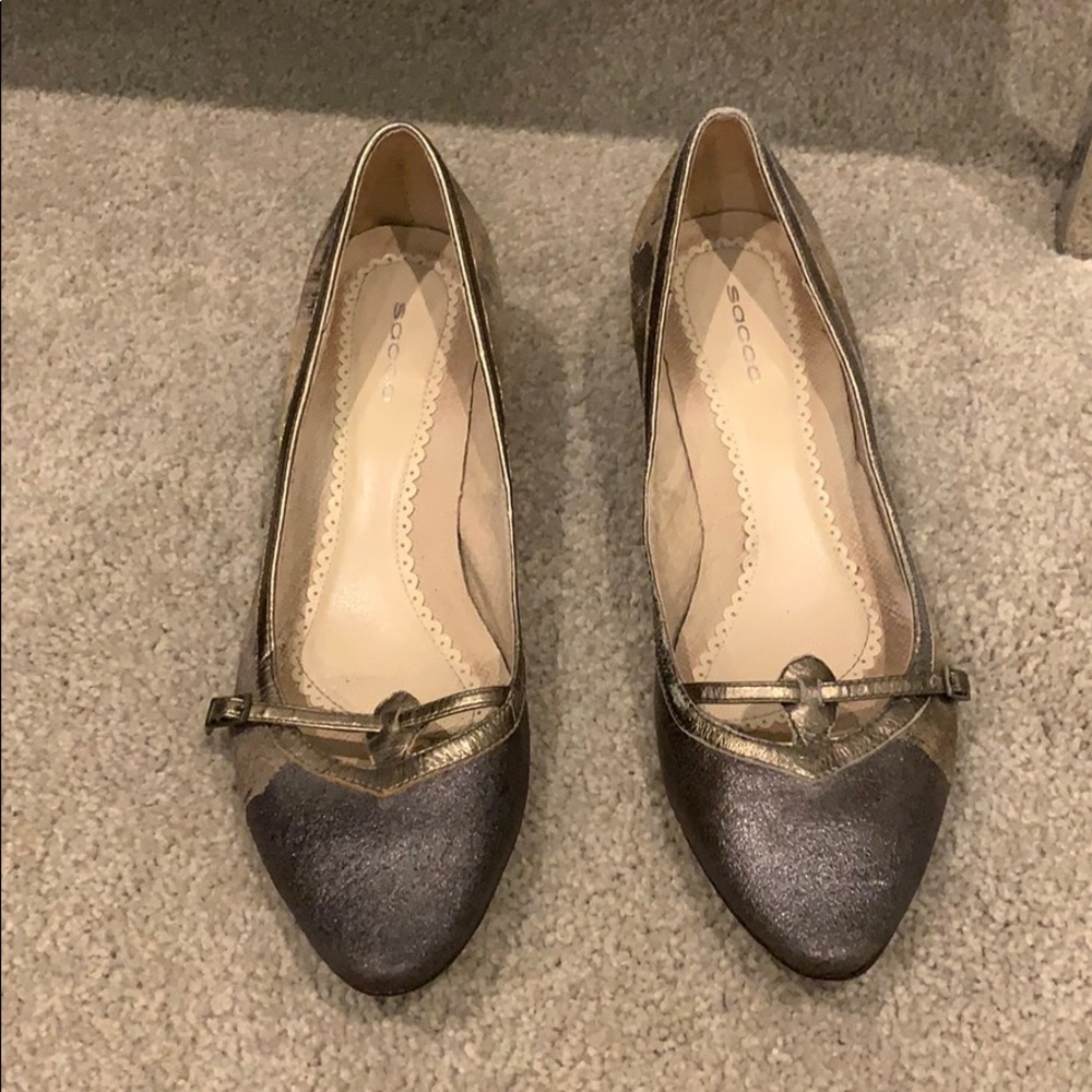 Sacco size 8 kitten heel metallic pumps heel 1.5”